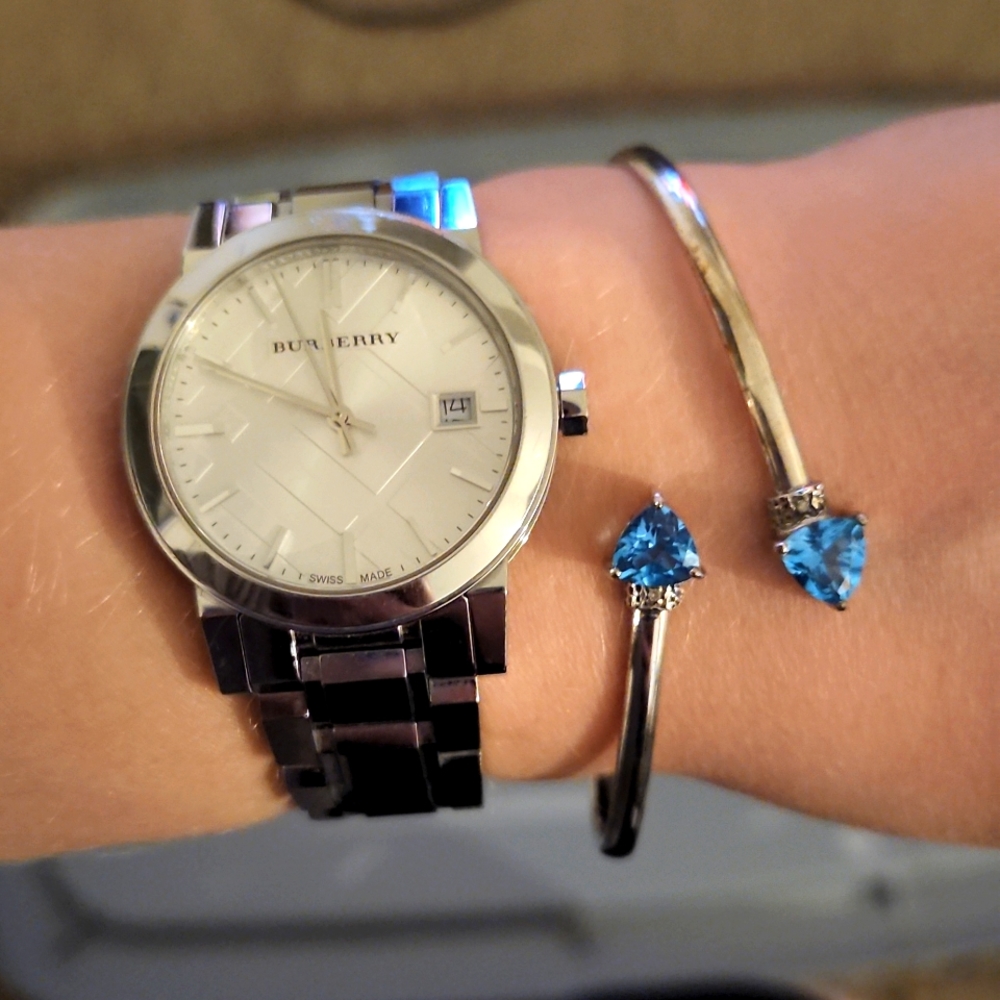 Blue topaz hinge bracelet